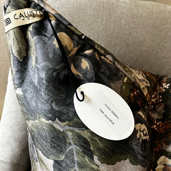 1-NWT CALLISTO HOME LUXURY VELVET FLORAL DESIGN DECORATIVE PILLOW - Picture 15 of 15